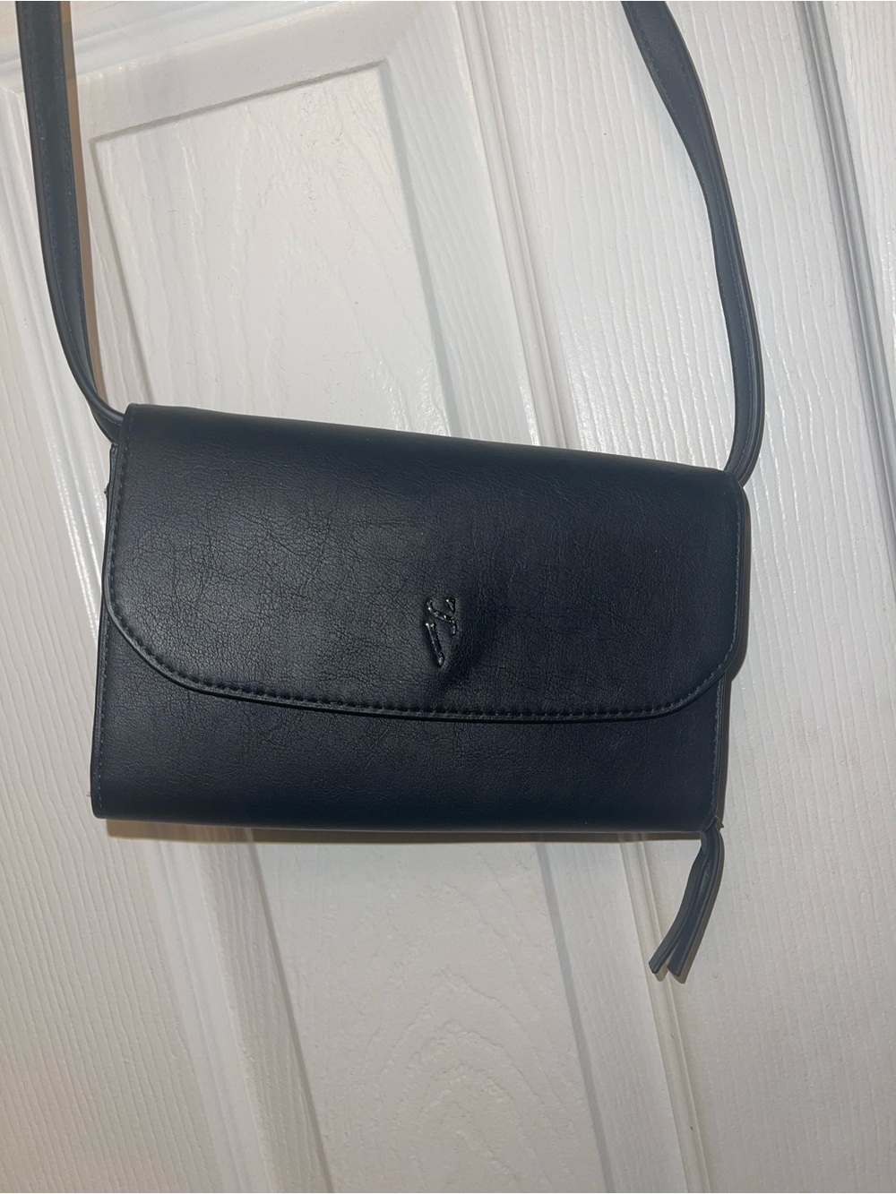 Classic Black Crossbody Bag - Sleek Everyday Style